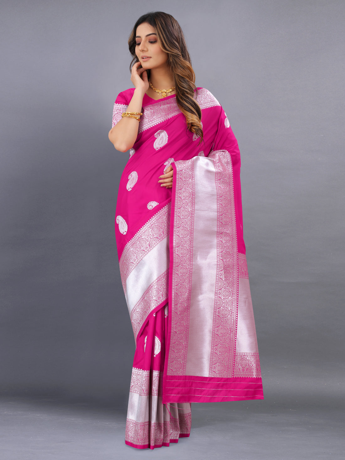 Pink Color Women's Soft Kanjeevaram Silk Saree with Silver Zari Woven and Beautiful Rich Pallu Design & Jacquard Work Saree With Unstiched Blouse Piece.
