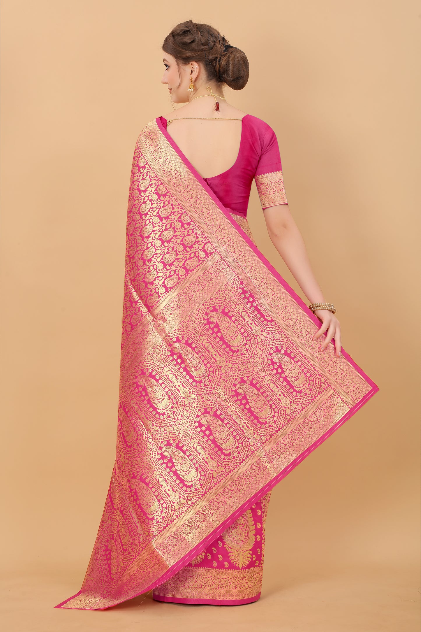 Kanjivaram Silk Saree With Rich golden Zari Wooven Pallu & Zari weawing Border With Beautiful Zari motifs weawing all over the Saree