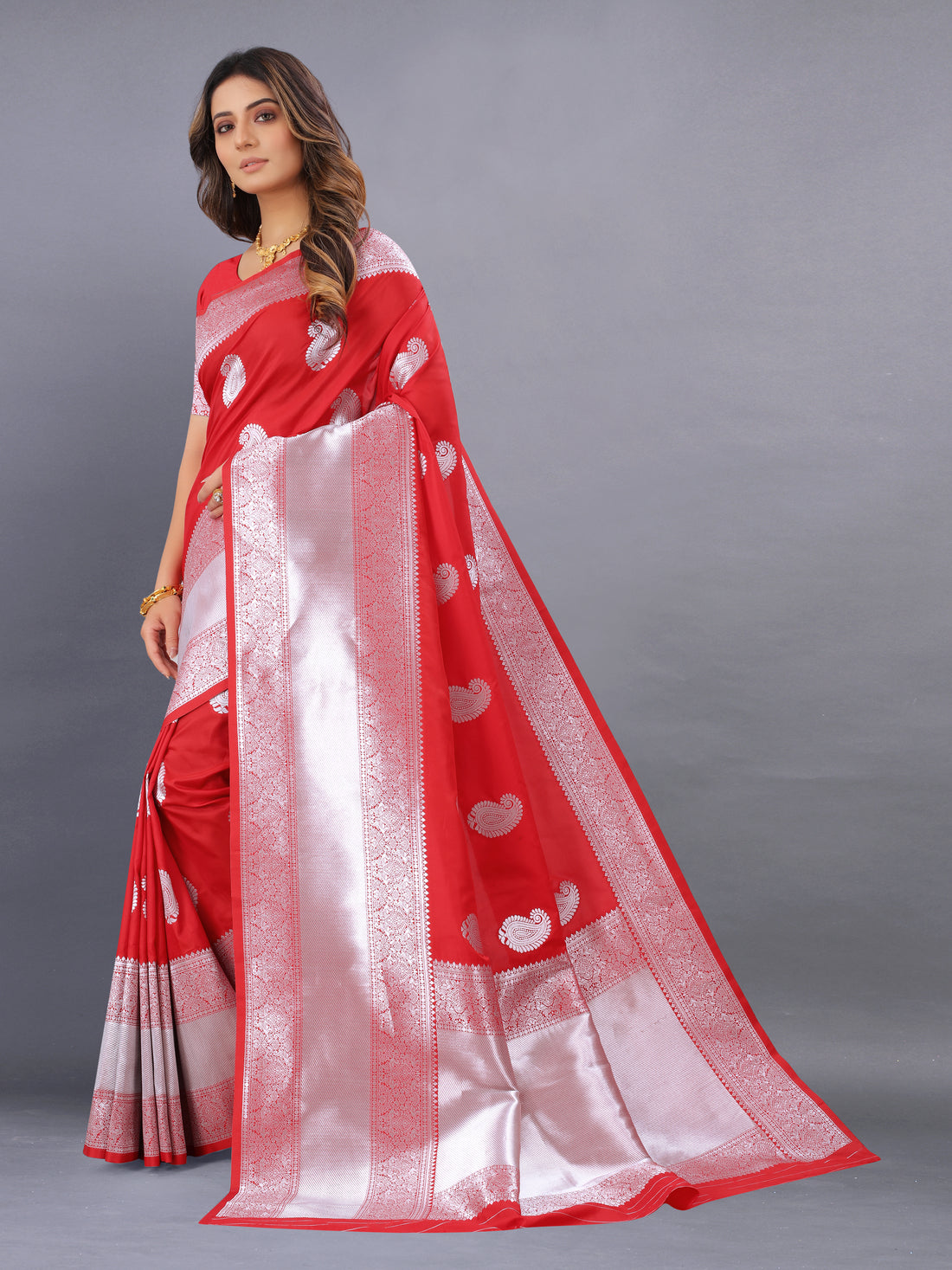 Red Color Women's Soft Kanjeevaram Silk Saree with Silver Zari Woven and Beautiful Rich Pallu Design & Jacquard Work Saree With Unstiched Blouse Piece.