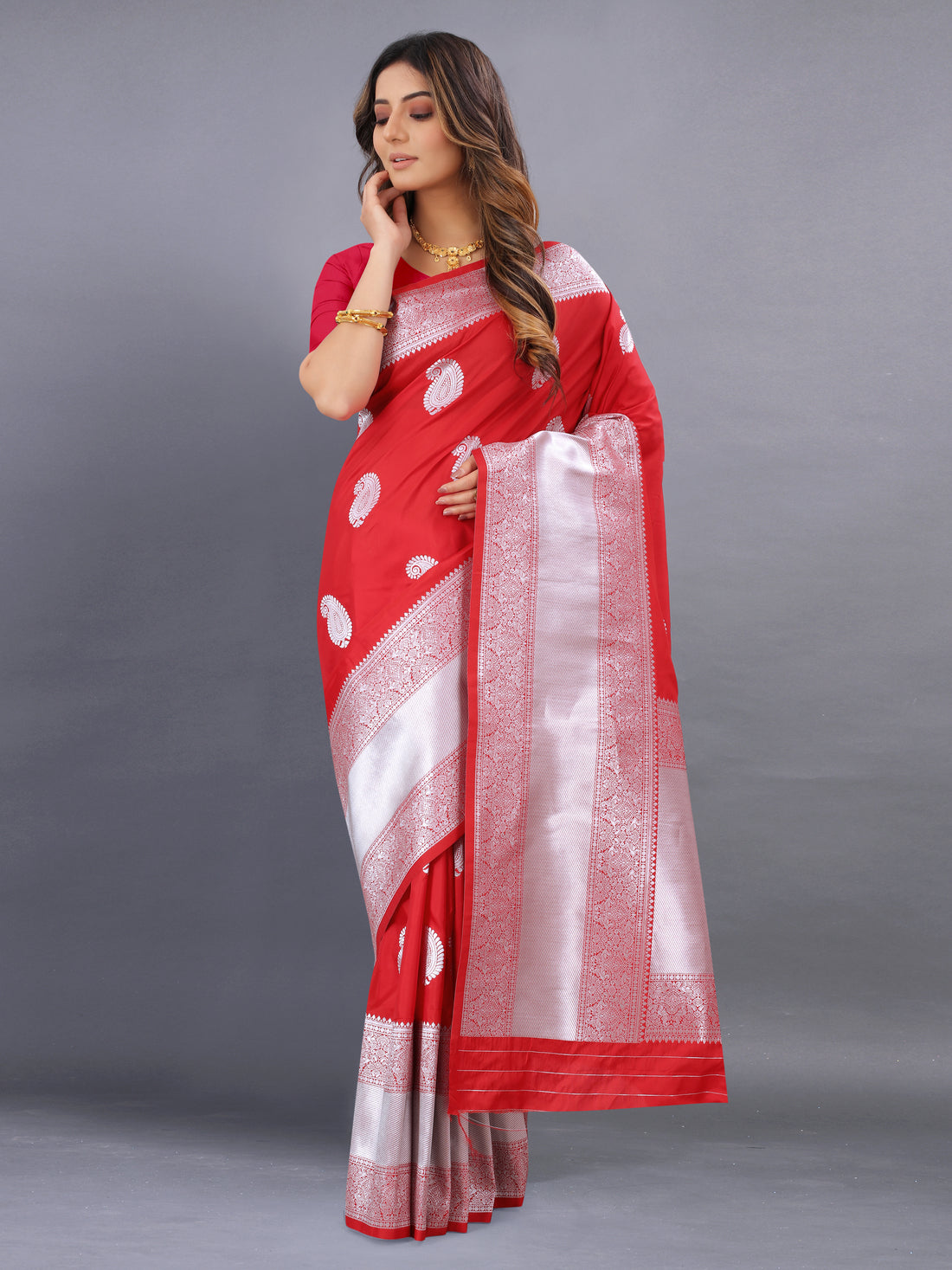 Red Color Women's Soft Kanjeevaram Silk Saree with Silver Zari Woven and Beautiful Rich Pallu Design & Jacquard Work Saree With Unstiched Blouse Piece.