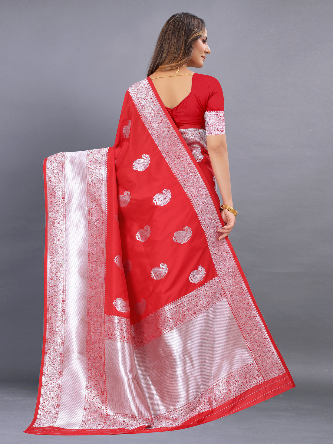 Red Color Women's Soft Kanjeevaram Silk Saree with Silver Zari Woven and Beautiful Rich Pallu Design & Jacquard Work Saree With Unstiched Blouse Piece.