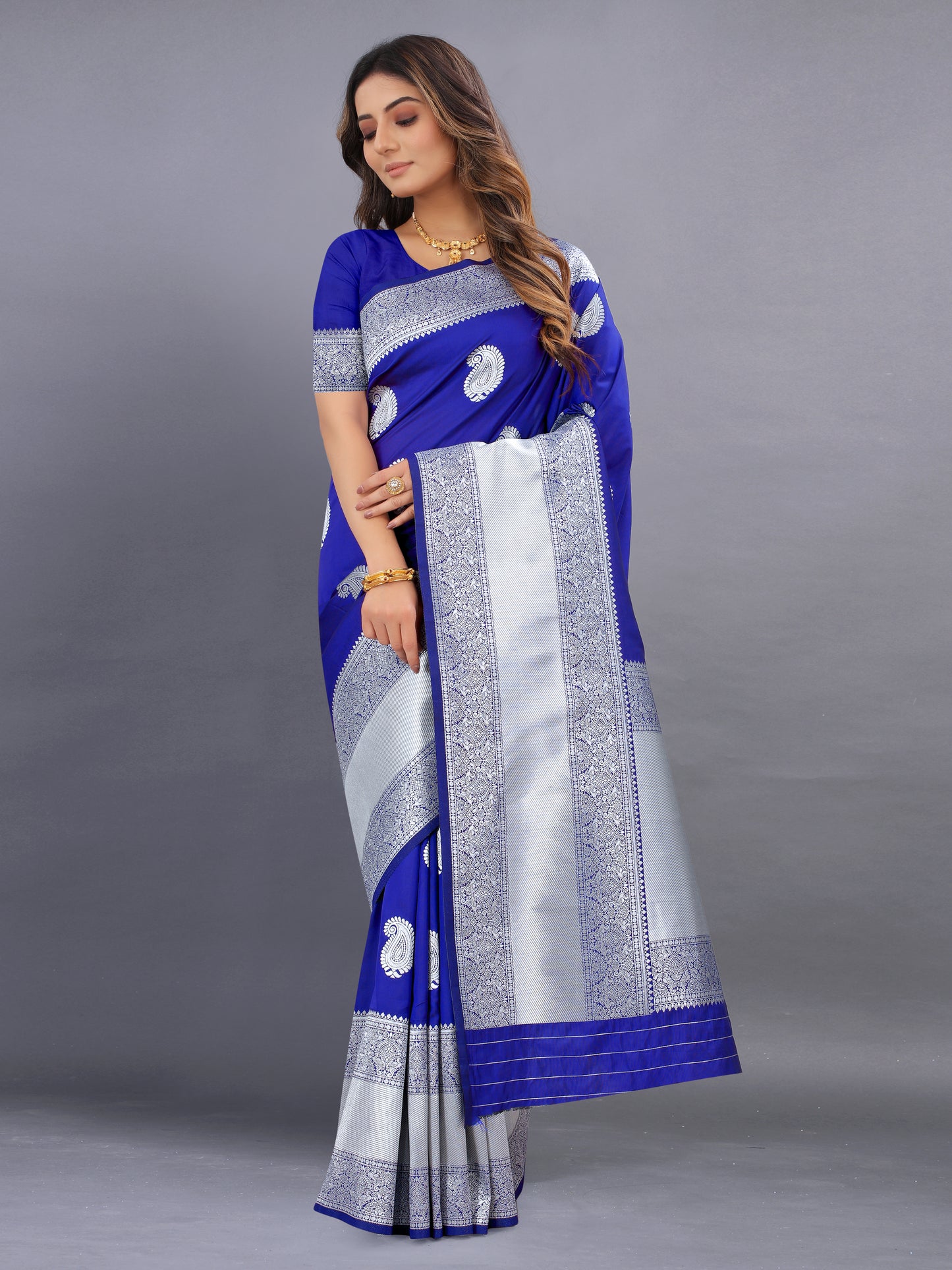 Royal Blue Color Women's Soft Kanjeevaram Silk Saree with Silver Zari Woven and Beautiful Rich Pallu Design & Jacquard Work Saree With Unstiched Blouse Piece.