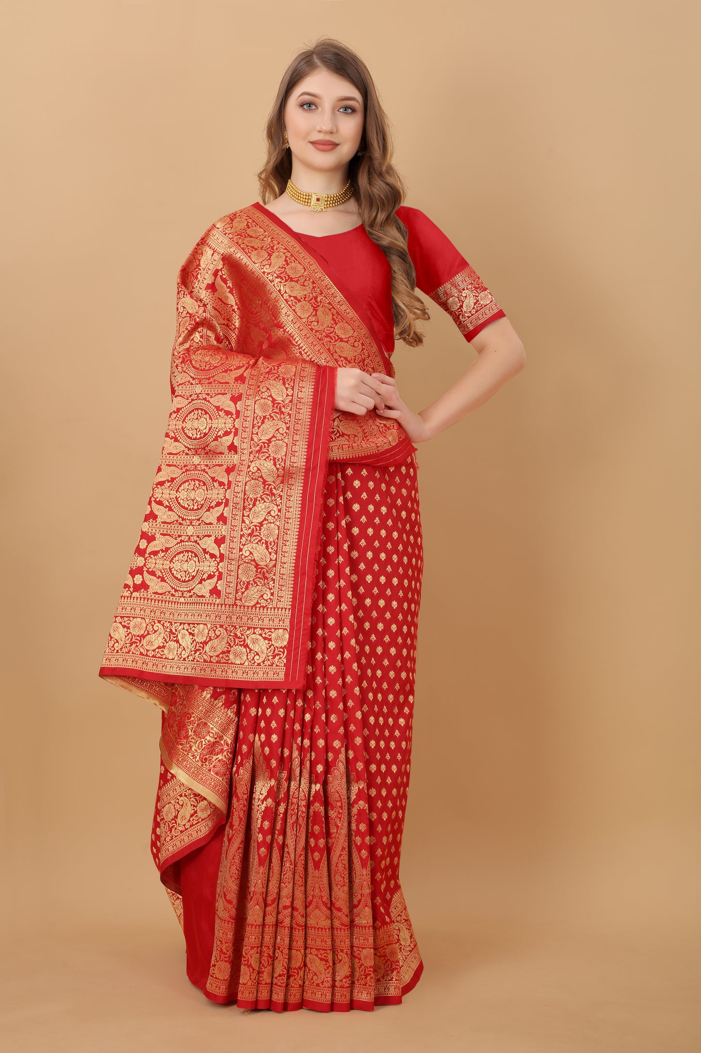 Kanjivaram Silk Saree With Rich golden Zari Wooven Pallu & Zari weawing Border With Beautiful Zari motifs weawing all over the Saree