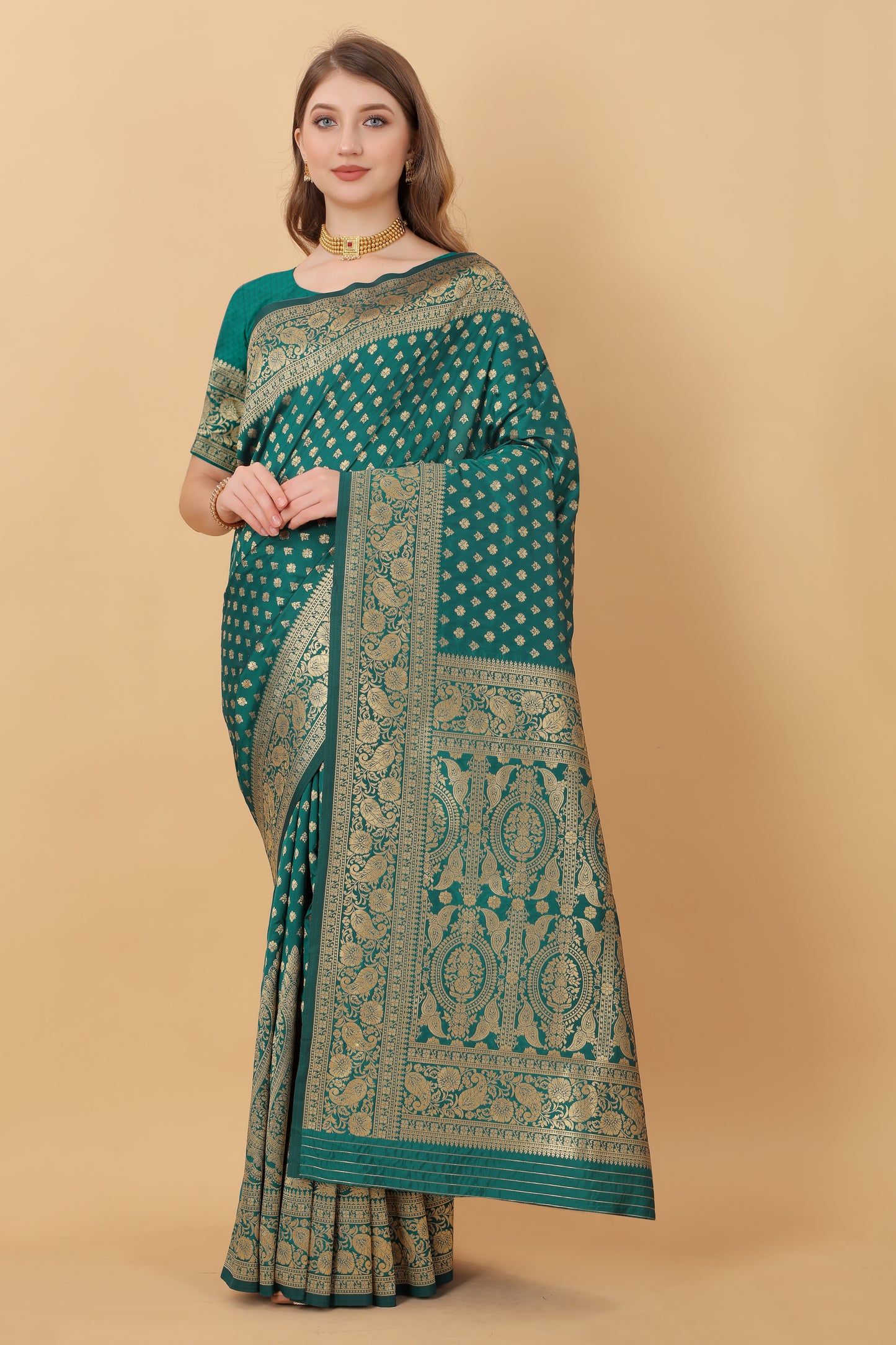 Kanjivaram Silk Saree With Rich golden Zari Wooven Pallu & Zari weawing Border With Beautiful Zari motifs weawing all over the Saree