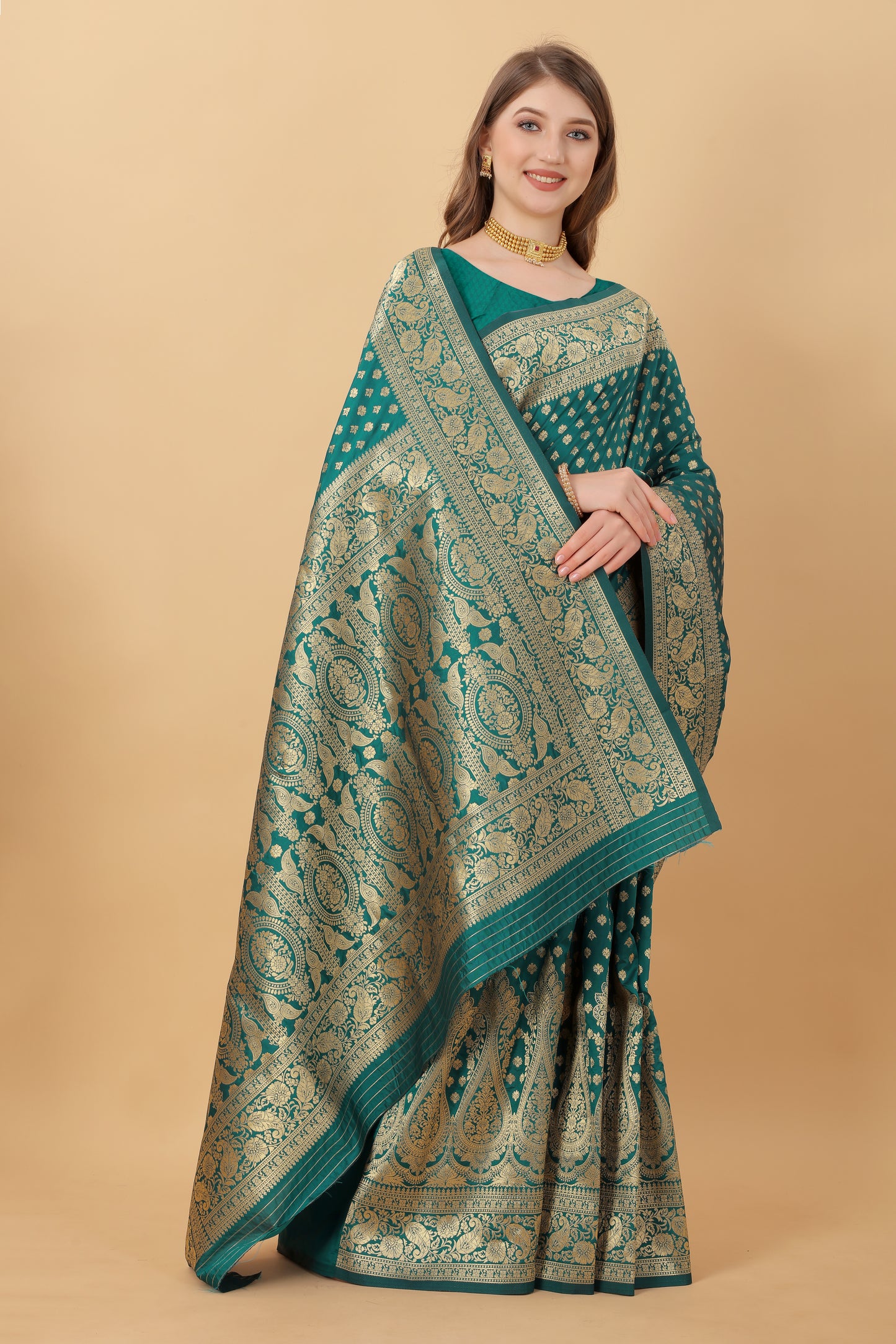Kanjivaram Silk Saree With Rich golden Zari Wooven Pallu & Zari weawing Border With Beautiful Zari motifs weawing all over the Saree