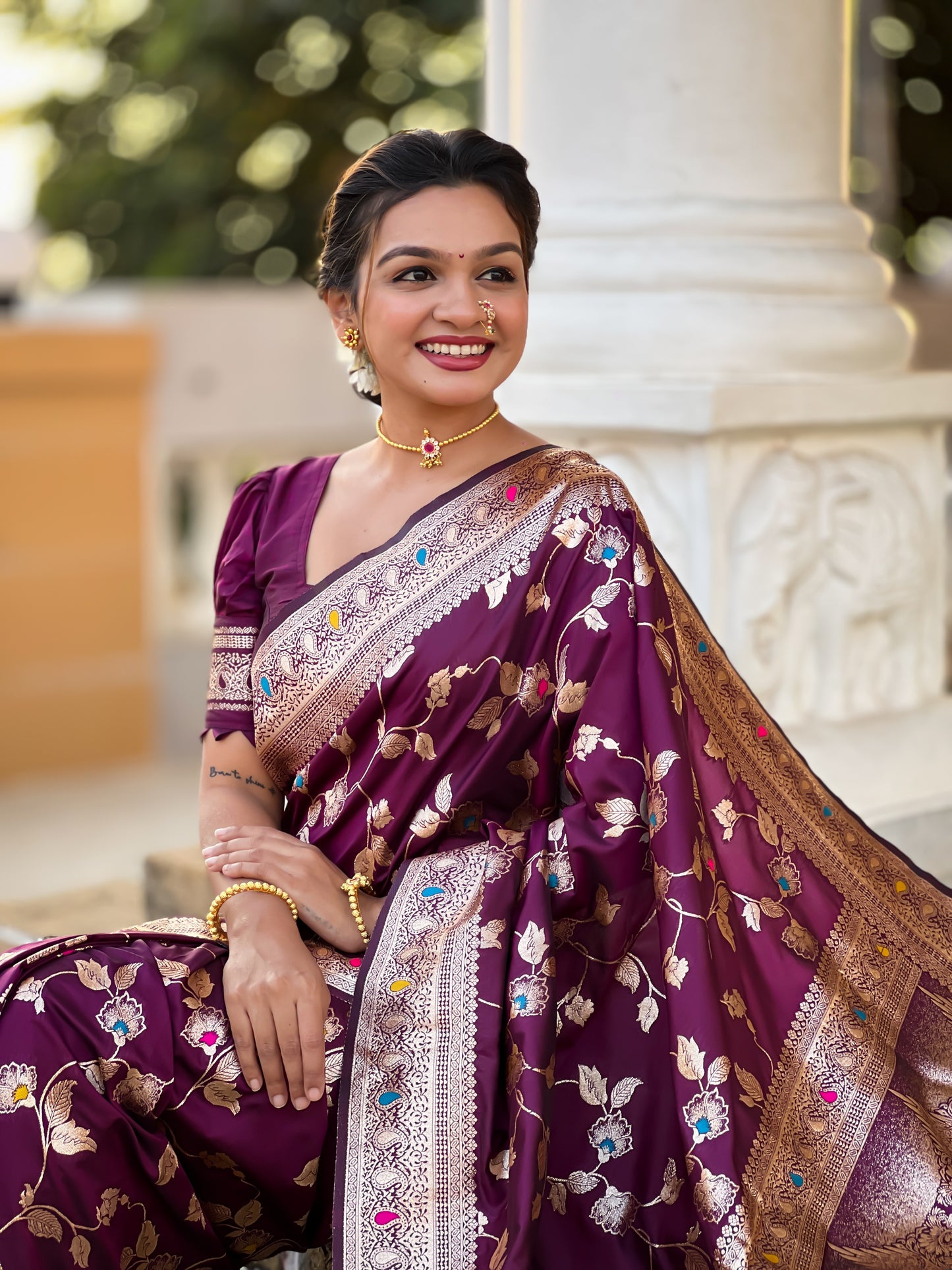 Women Floral Woven Saree with Blouse Piece
