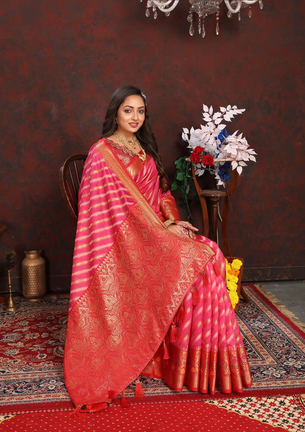 Pink & Red Color Women’s Zari Woven Designer Soft Organza Silk Saree and Rich Pallu Weawing Unstitched Blouse With Blouse Piece.