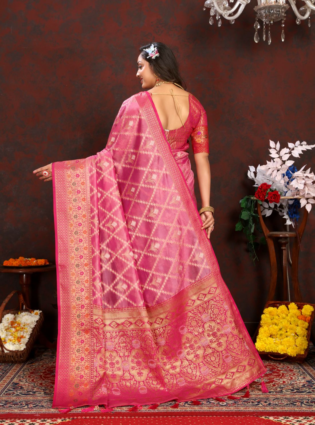 Light Pink & Red Color Women’s Zari Woven Designer Soft Organza Silk Saree and Rich Pallu Weawing Unstitched Blouse With Blouse Piece.