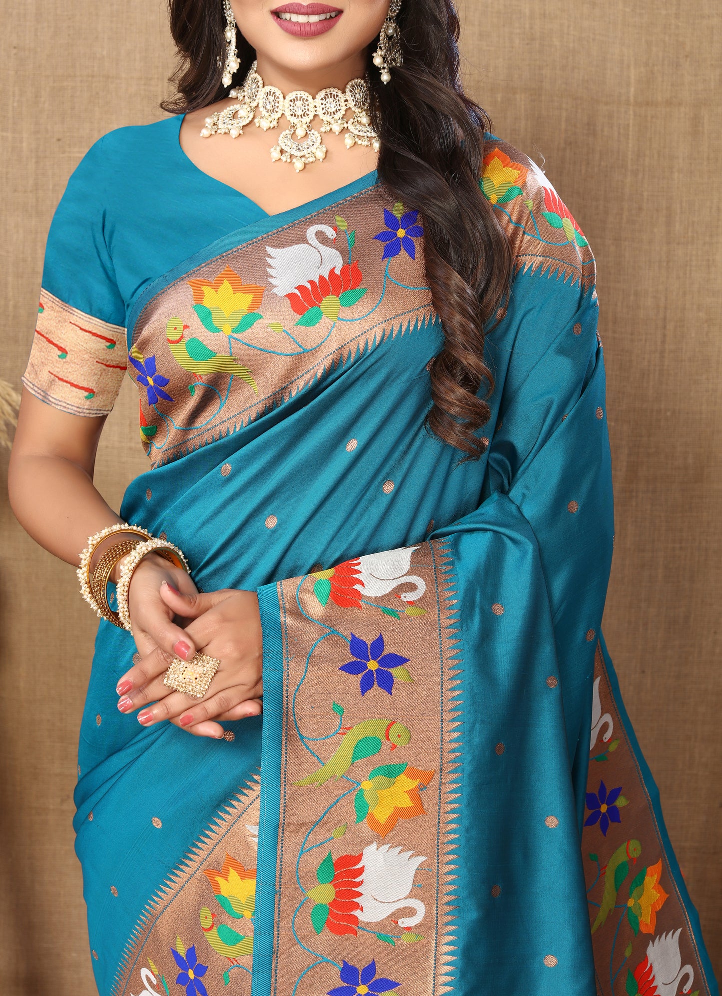 Soft Paithani Silk Saree with Meenakari Weaving Design.