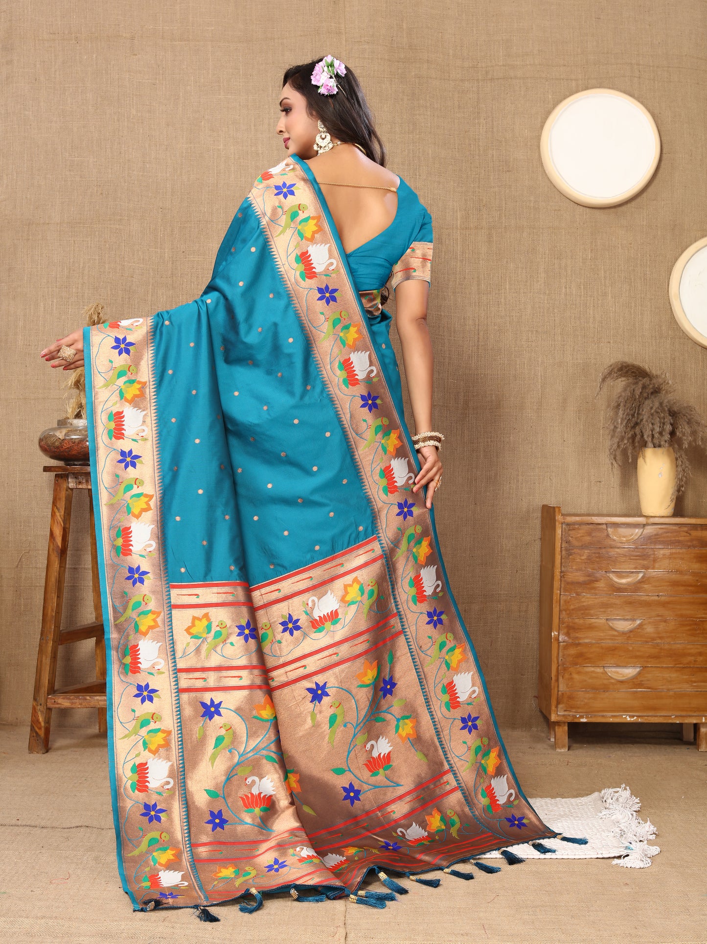 Soft Paithani Silk Saree with Meenakari Weaving Design.