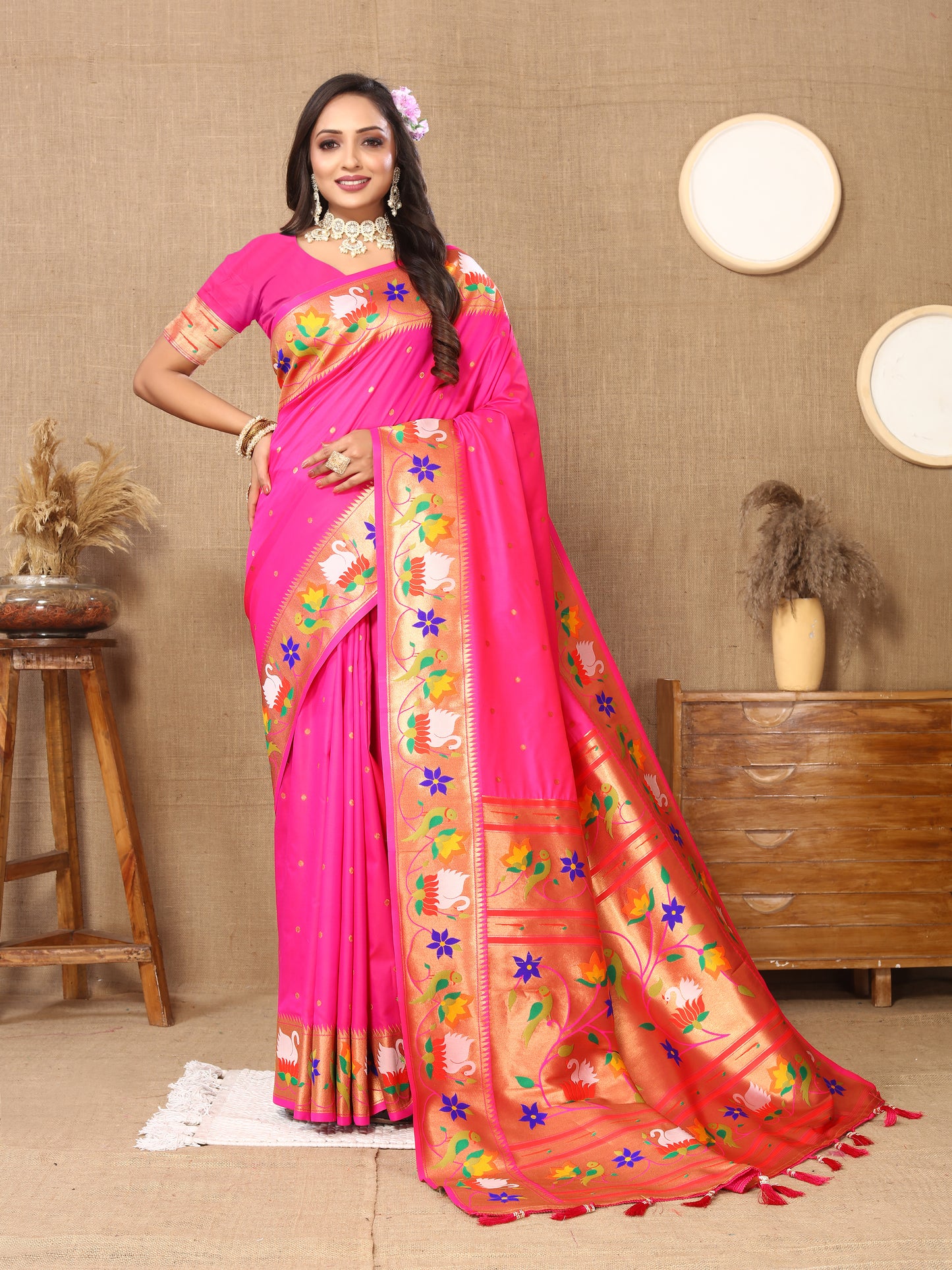 Soft Paithani Silk Saree with Meenakari Weaving Design.