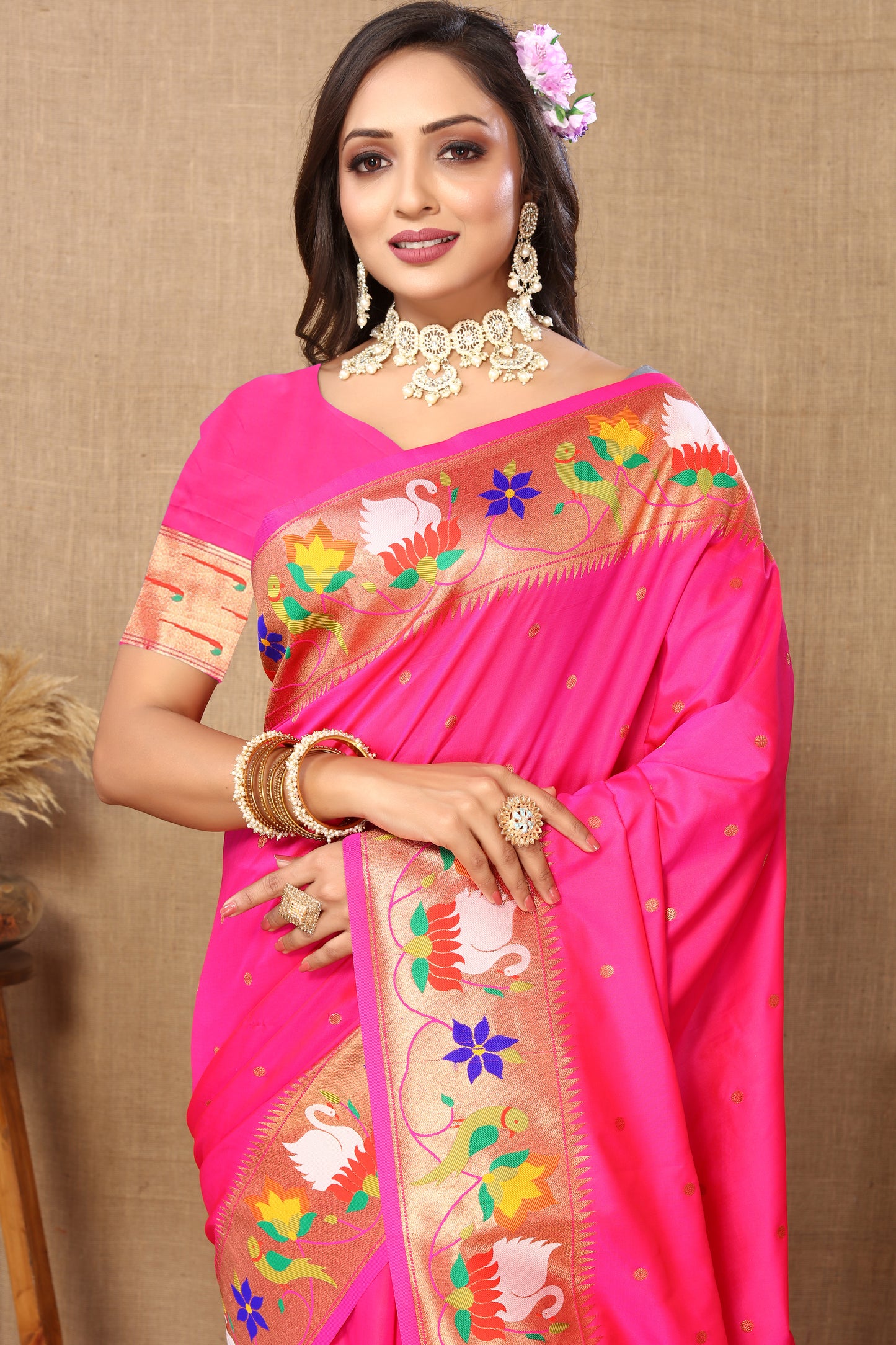 Soft Paithani Silk Saree with Meenakari Weaving Design.