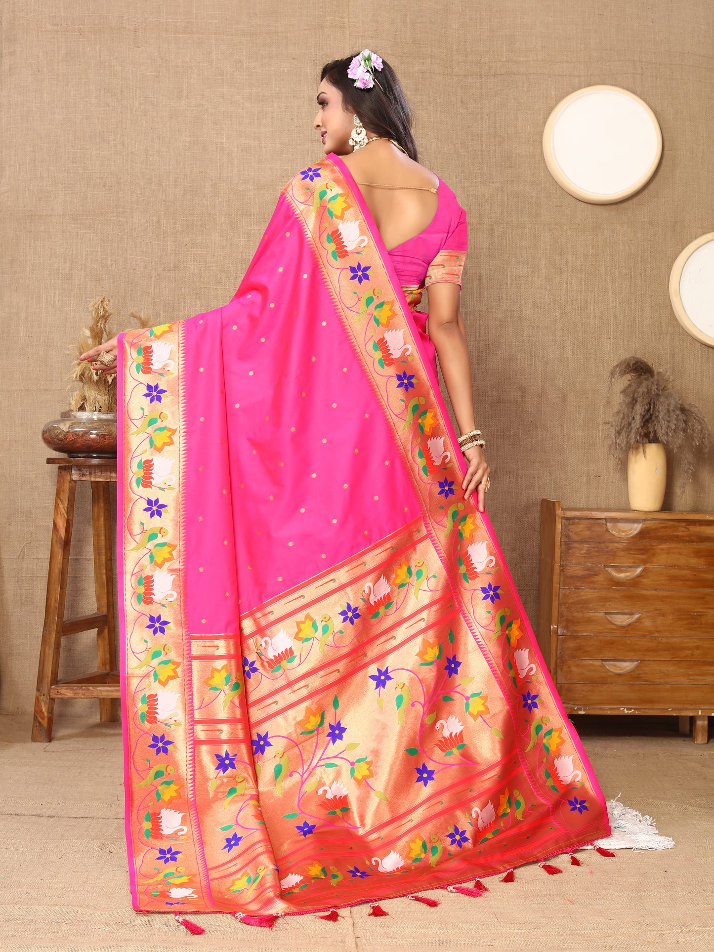 Soft Paithani Silk Saree with Meenakari Weaving Design.
