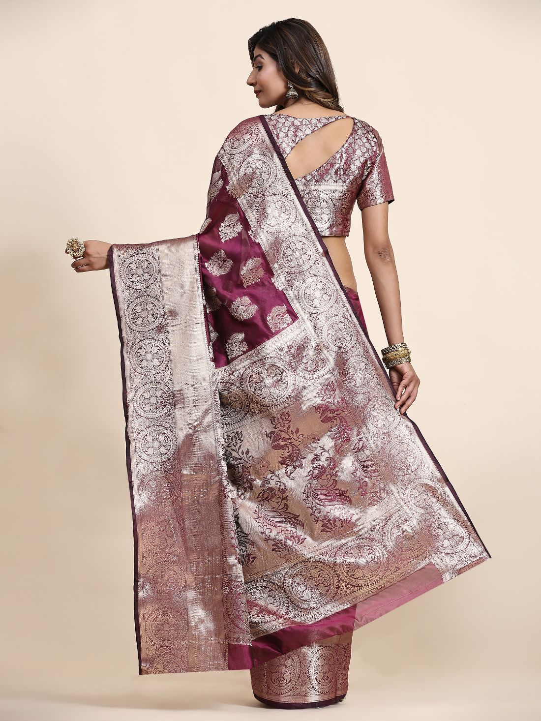 Maroon Color Women’s Zari Woven Designer Soft Organza Silk Saree and Rich Pallu Weawing Unstitched Blouse With Blouse Piece.