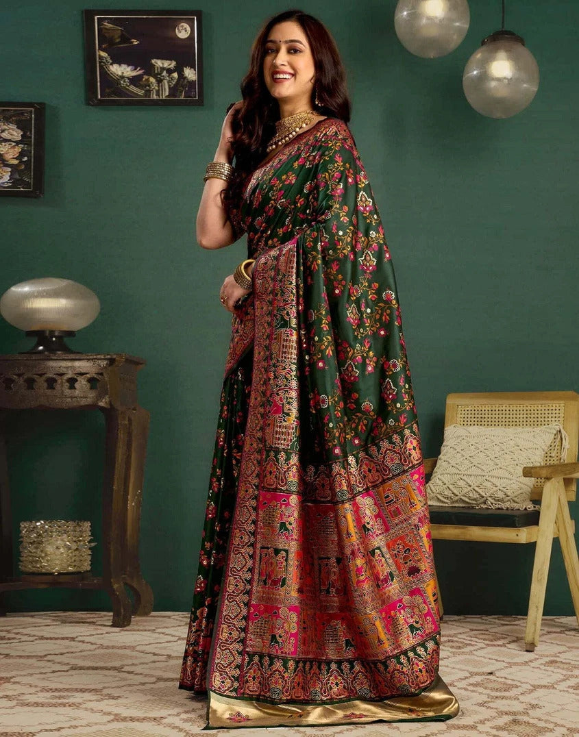 Women's Dark Green Patola Silk Saree with Traditional Floral Weaving & Rich Heritage Pallu