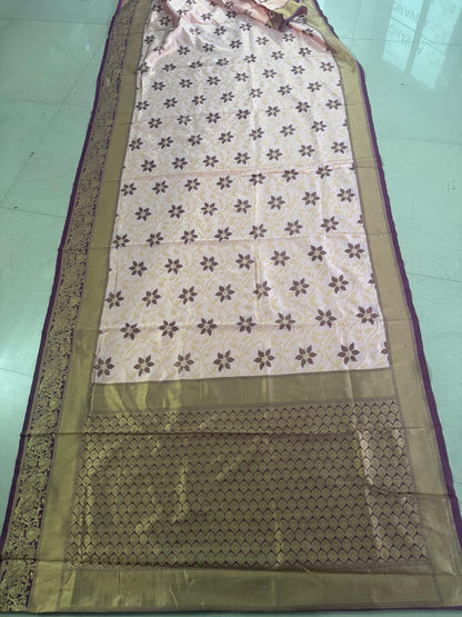 KeKoVi Soft Pink Floral Printed Saree with Rich Golden Zari Border & Designer Blouse Piece