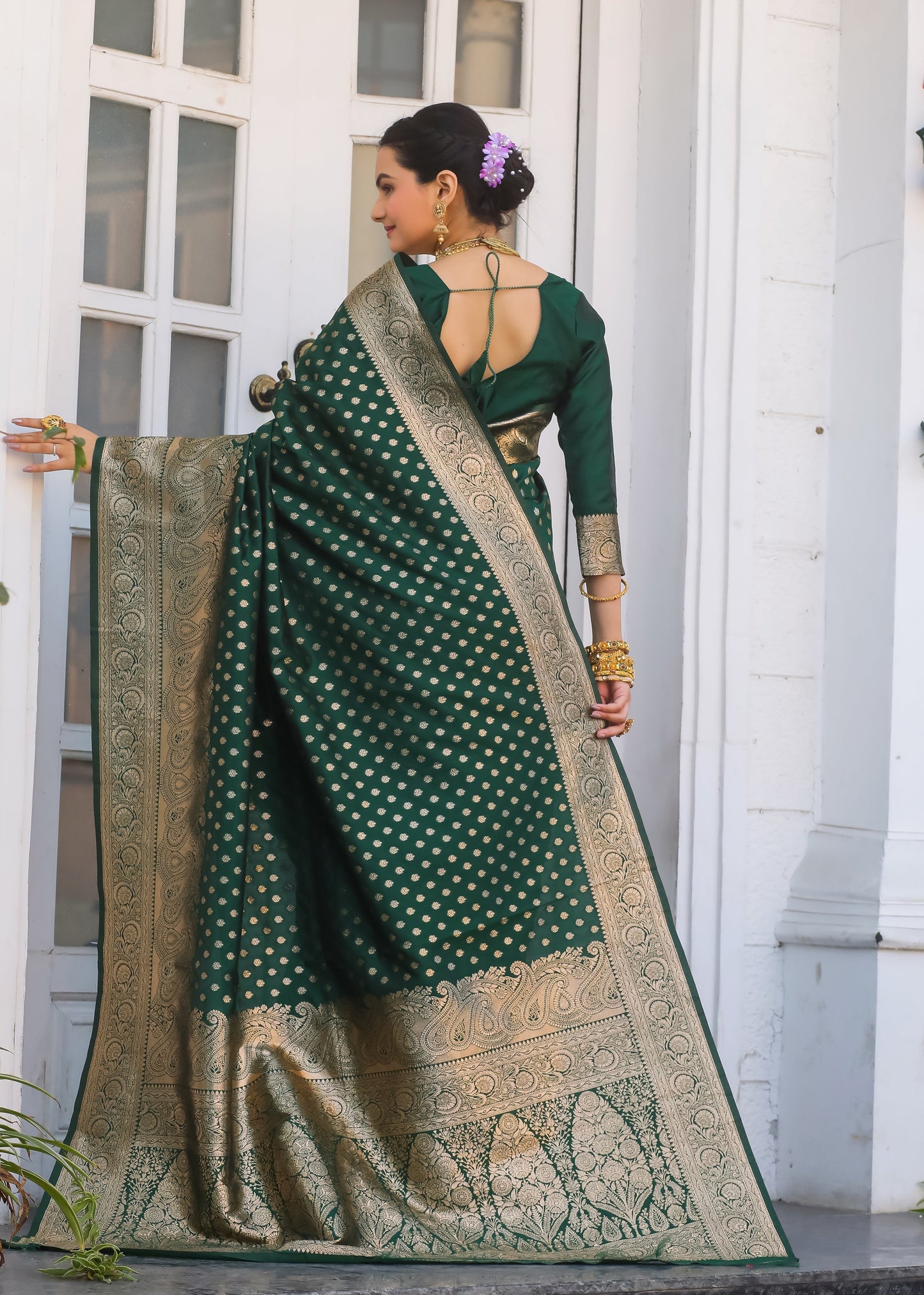 KeKoVi Women's Dark Green Banarasi Silk Saree with Rich Gold Zari Border & Unstitched Blouse | Wedding, Festive & Party Wear