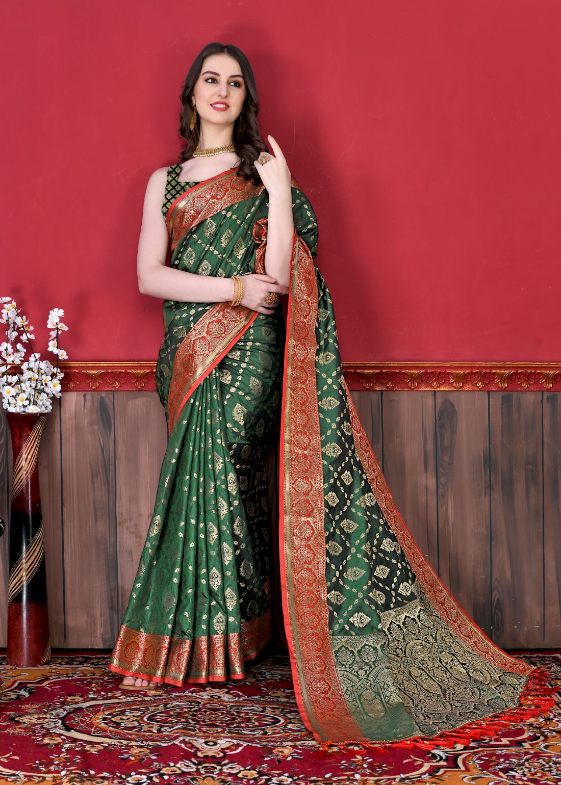 Dark Green Color Exclusive Soft Silk Zari Woven Work With Rich Pallu and Contrast Border With Tessels Women's Saree with Unstiched Blouse Pieces.