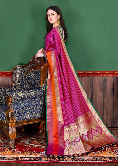 Pink Color Beautiful Checked Designer Soft Silk Saree For Women with Unstiched Blouse Pieces