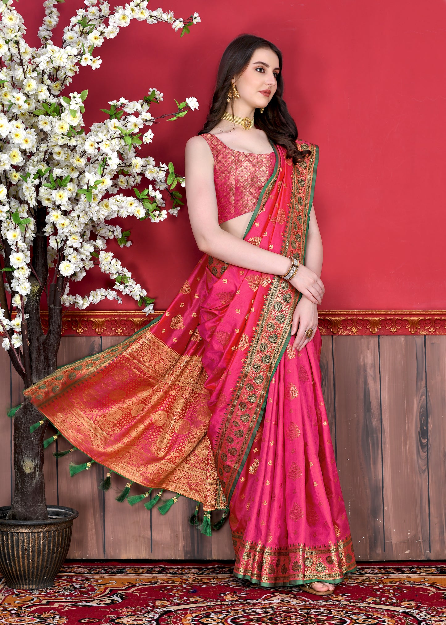 Pink Color Exclusive Soft Silk Zari Woven Work With Rich Pallu and Contrast Border With Tessels Women's Saree with Unstiched Blouse Pieces.