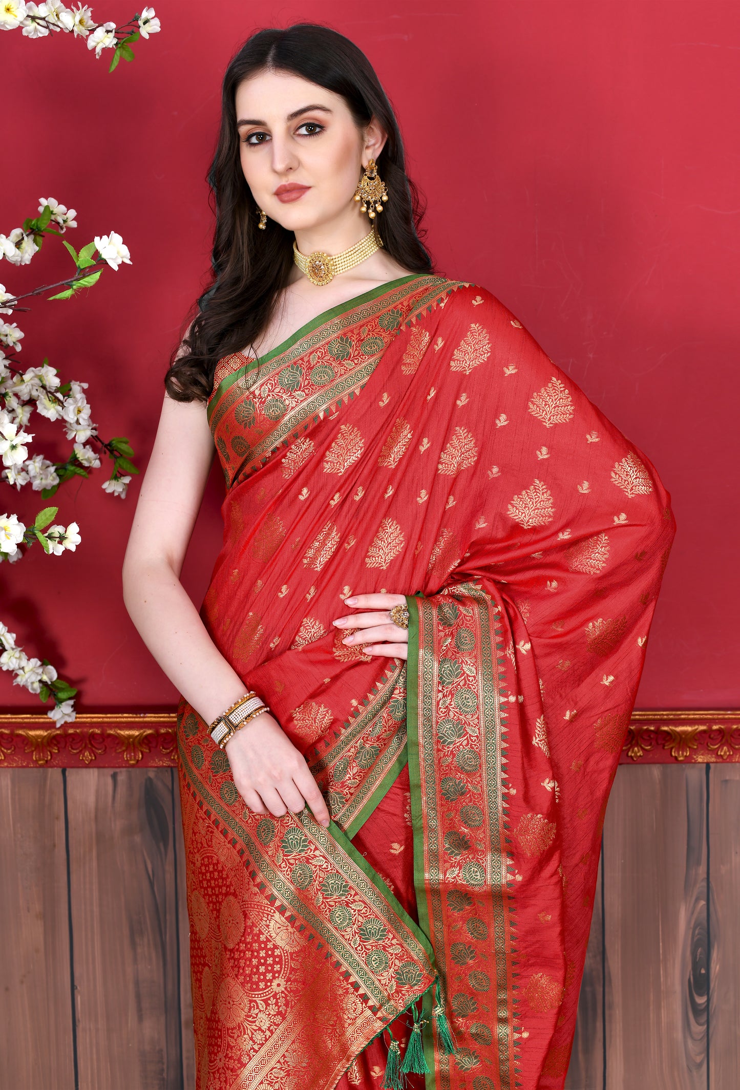 Red Color Exclusive Soft Silk Zari Woven Work With Rich Pallu and Contrast Border With Tessels Women's Saree with Unstiched Blouse Pieces.