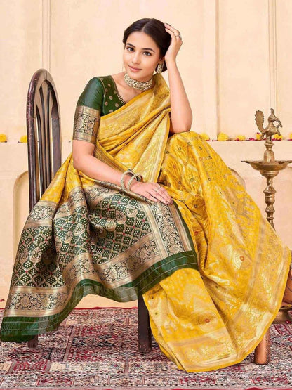 KeKoVi Women's Dark Green Banarasi Art Silk Saree with Rich Zari Border & Red Unstitched Blouse | Traditional Wedding & Festive Wear