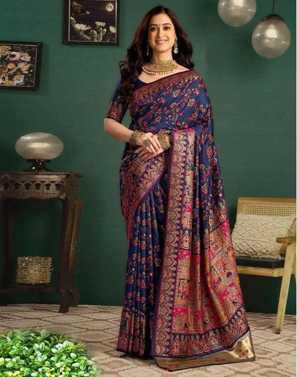 Women's Dark Green Patola Silk Saree with Traditional Floral Weaving & Rich Heritage Pallu