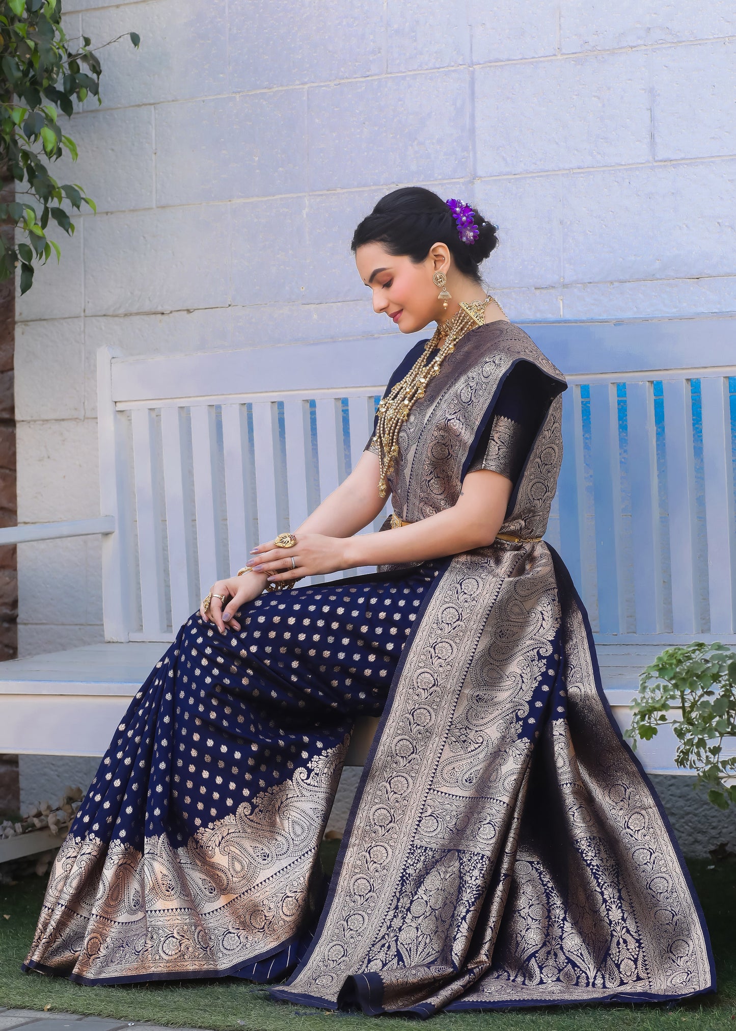 KeKoVi Women's Dark Green Banarasi Silk Saree with Rich Gold Zari Border & Unstitched Blouse | Wedding, Festive & Party Wear