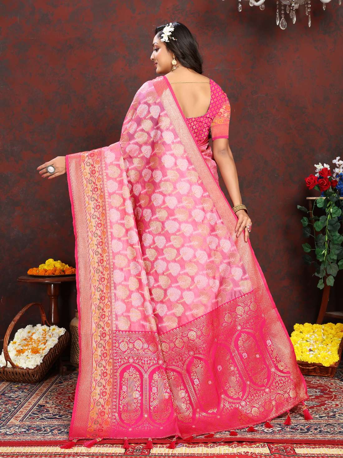 Light Pink & Red Color Women’s Zari Woven Designer Soft Organza Silk Saree and Rich Pallu Weawing Unstitched Blouse With Blouse Piece.