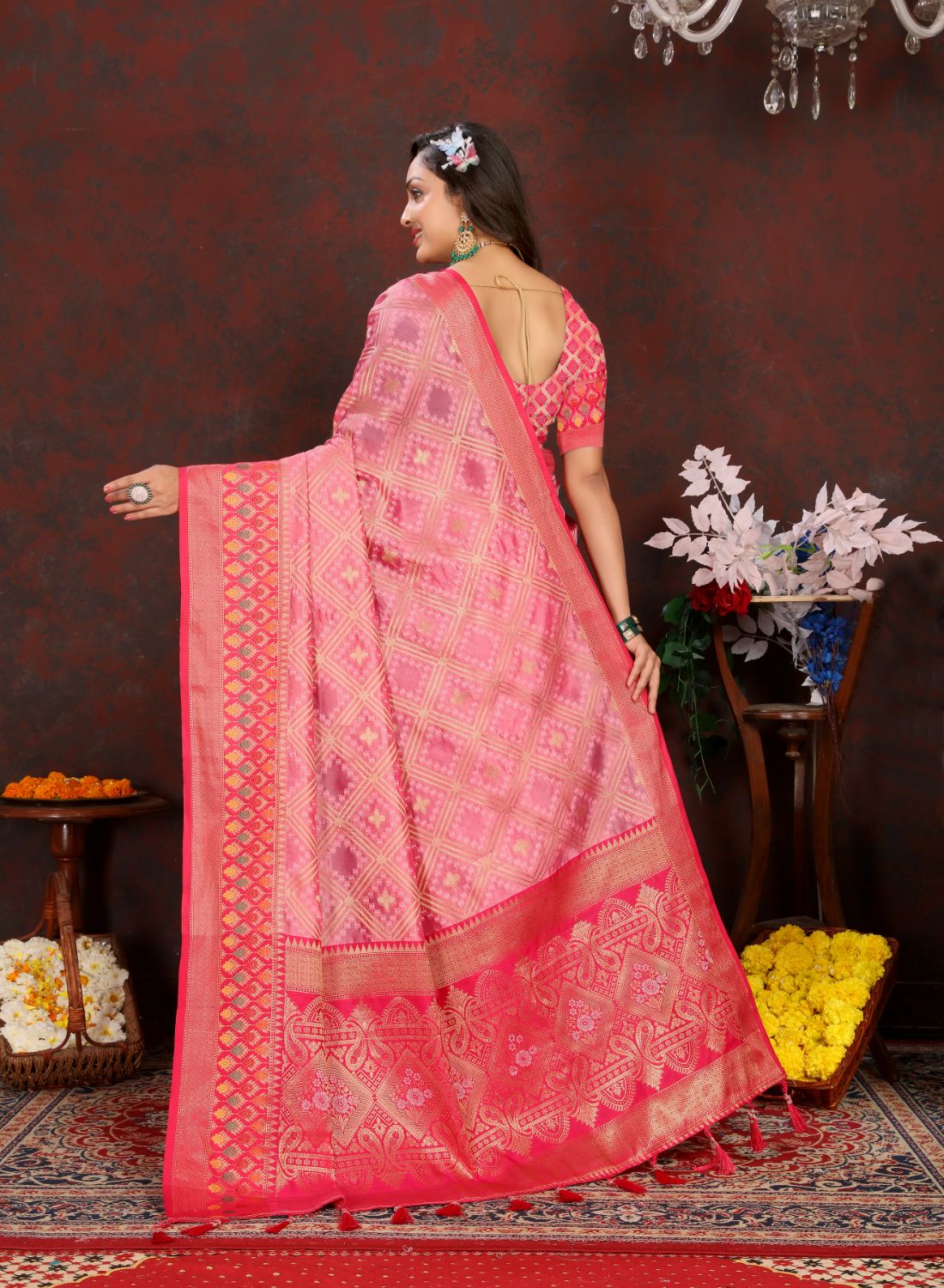 Pink & Red Color Women’s Zari Woven Designer Soft Organza Silk Saree and Rich Pallu Weawing Unstitched Blouse With Blouse Piece.