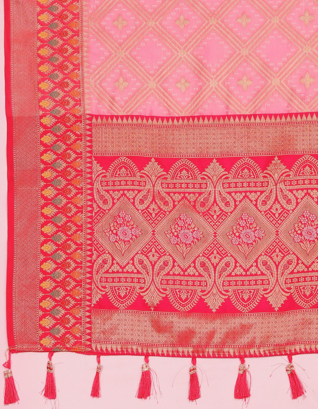 Pink & Red Color Women’s Zari Woven Designer Soft Organza Silk Saree and Rich Pallu Weawing Unstitched Blouse With Blouse Piece.