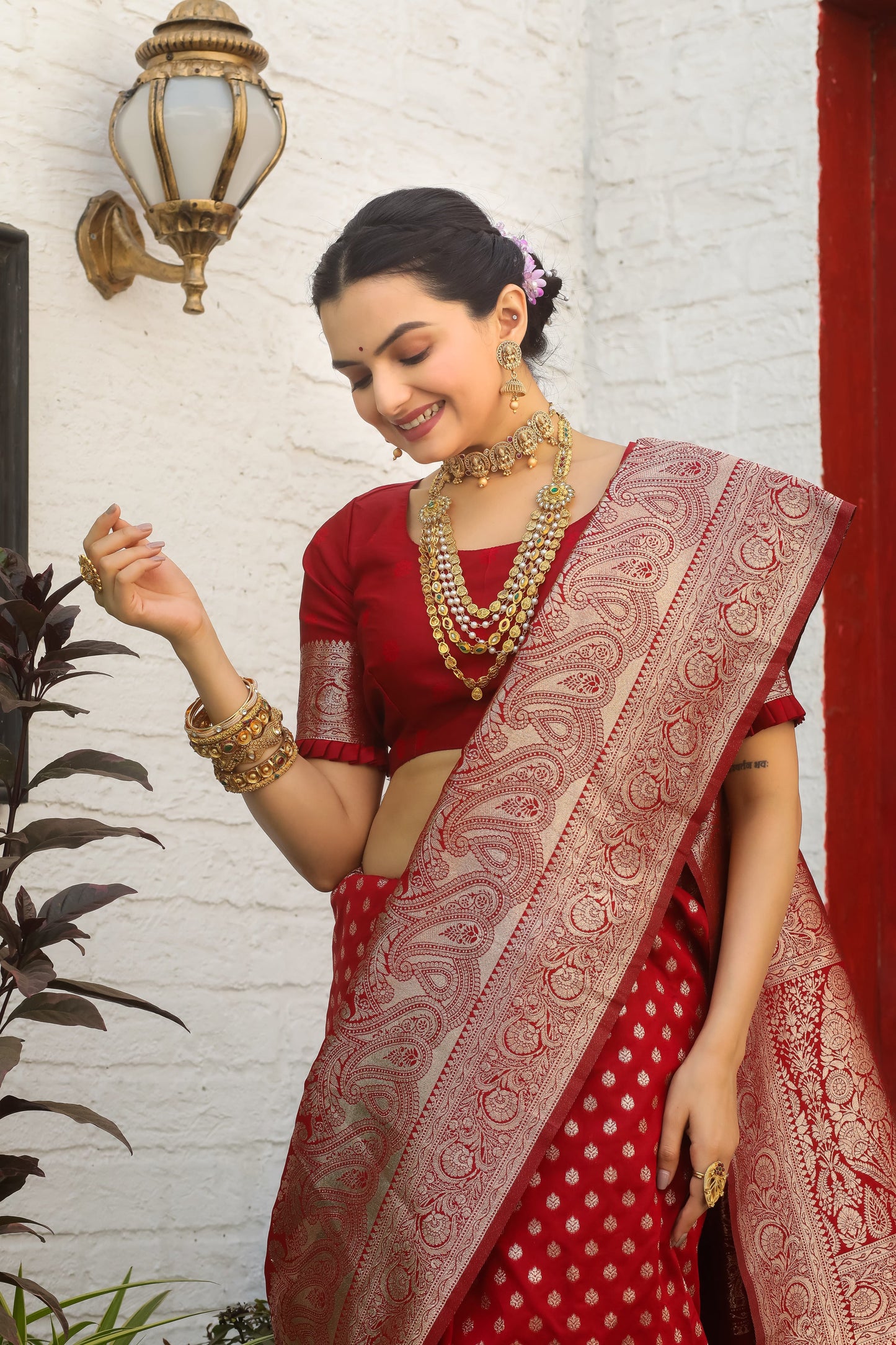 KeKoVi Women's Dark Green Banarasi Silk Saree with Rich Gold Zari Border & Unstitched Blouse | Wedding, Festive & Party Wear