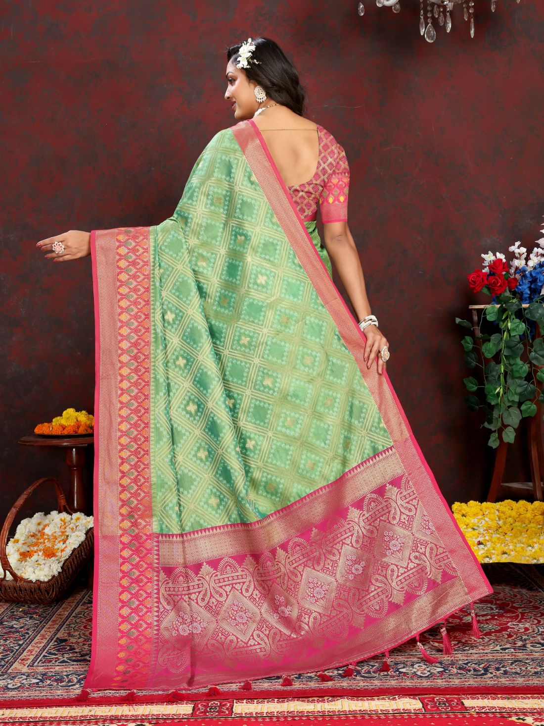 Light Green & Pink Color Women’s Zari Woven Designer Soft Organza Silk Saree and Rich Pallu Weawing Unstitched Blouse With Blouse Piece.