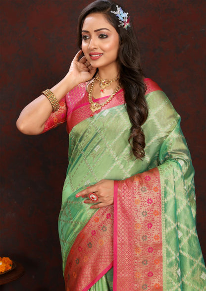 Light Green & Pink Color Women’s Zari Woven Designer Soft Organza Silk Saree and Rich Pallu Weawing Unstitched Blouse With Blouse Piece.