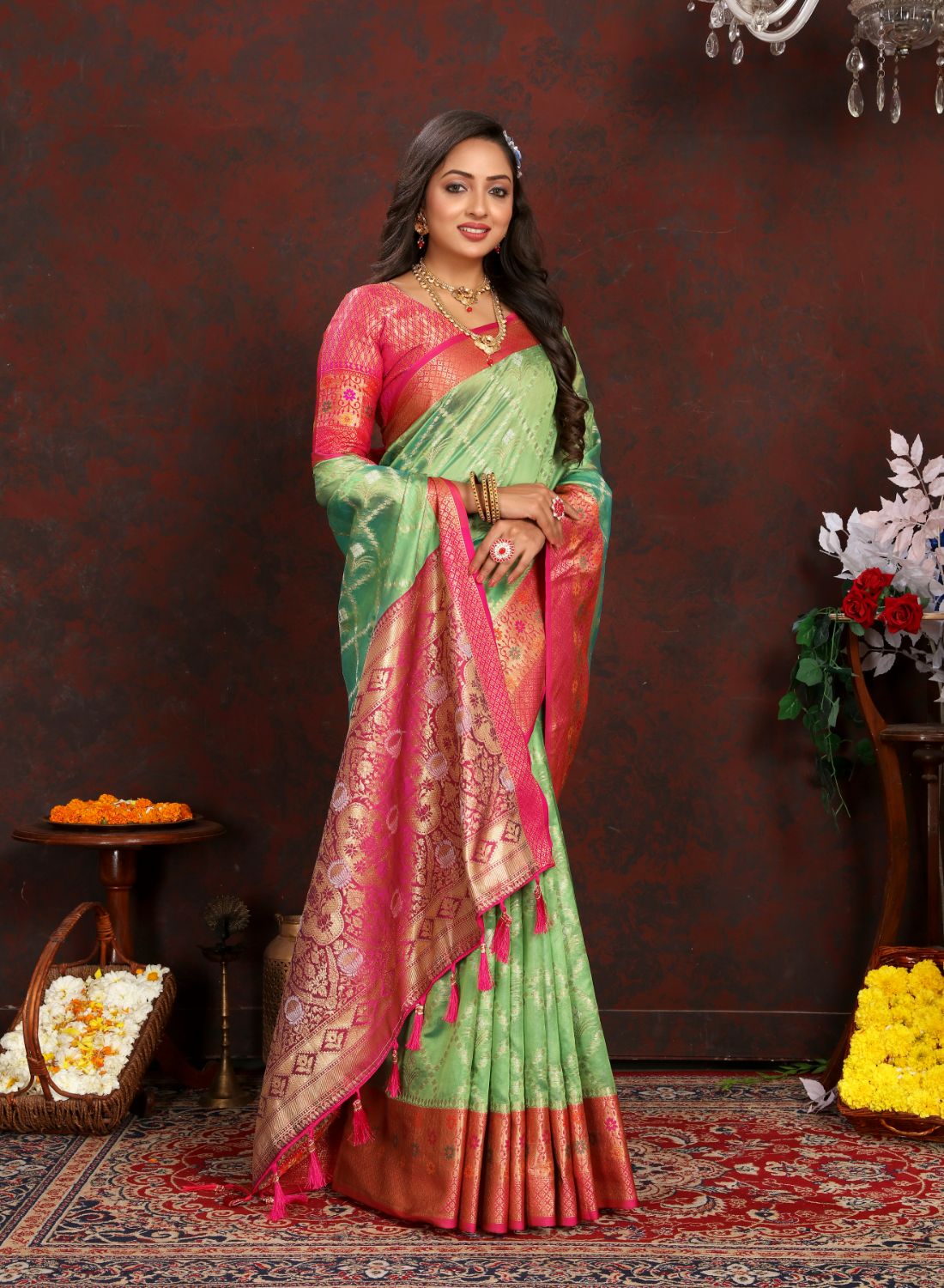 Light Green & Pink Color Women’s Zari Woven Designer Soft Organza Silk Saree and Rich Pallu Weawing Unstitched Blouse With Blouse Piece.