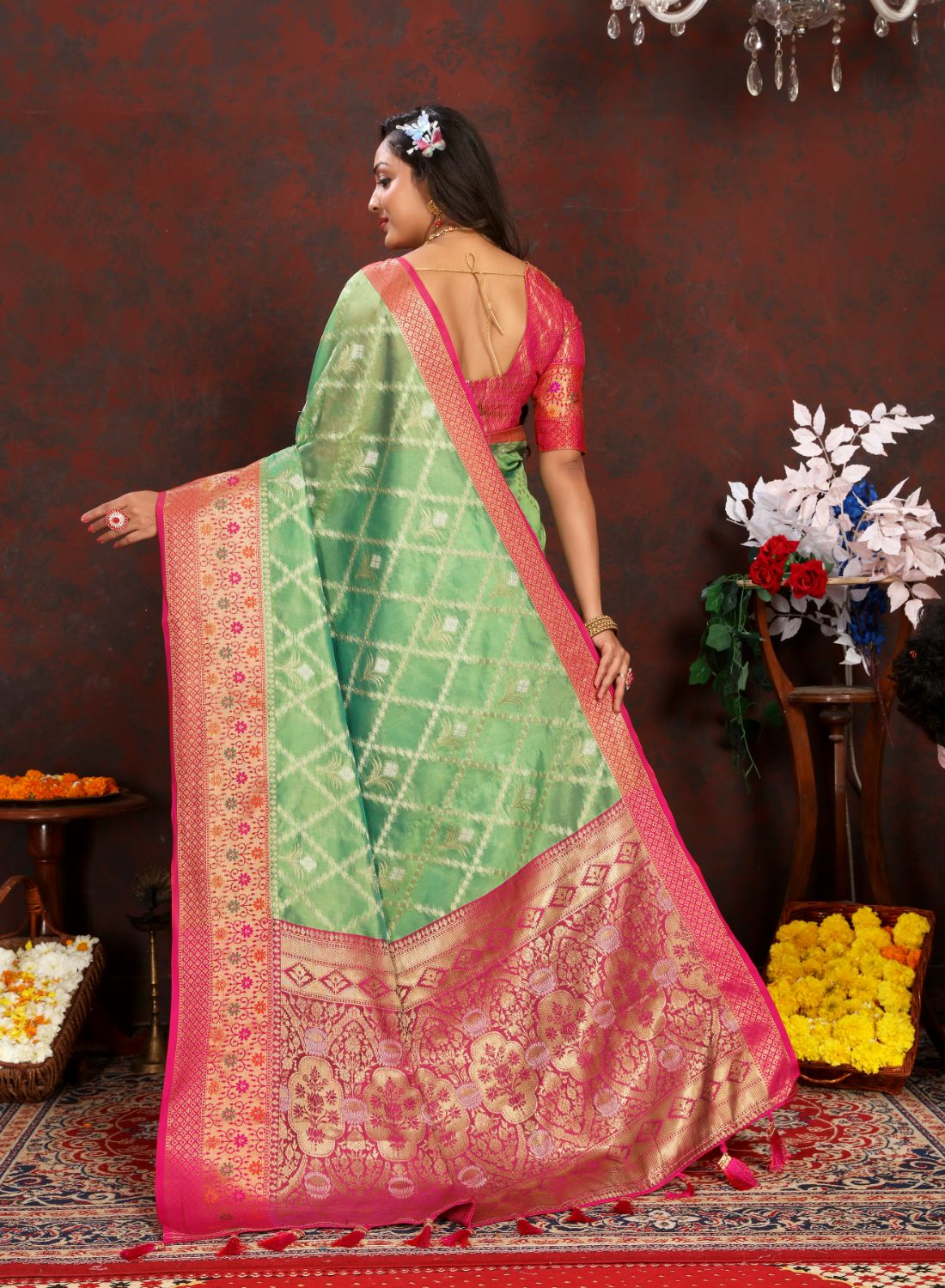 Light Green & Pink Color Women’s Zari Woven Designer Soft Organza Silk Saree and Rich Pallu Weawing Unstitched Blouse With Blouse Piece.