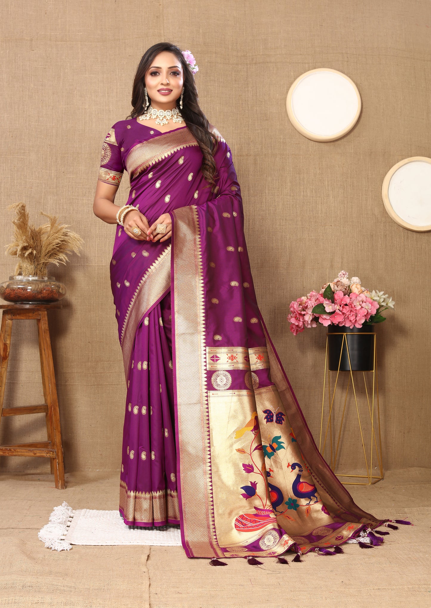 Soft Paithani Silk Saree with Zari Weaving Design.