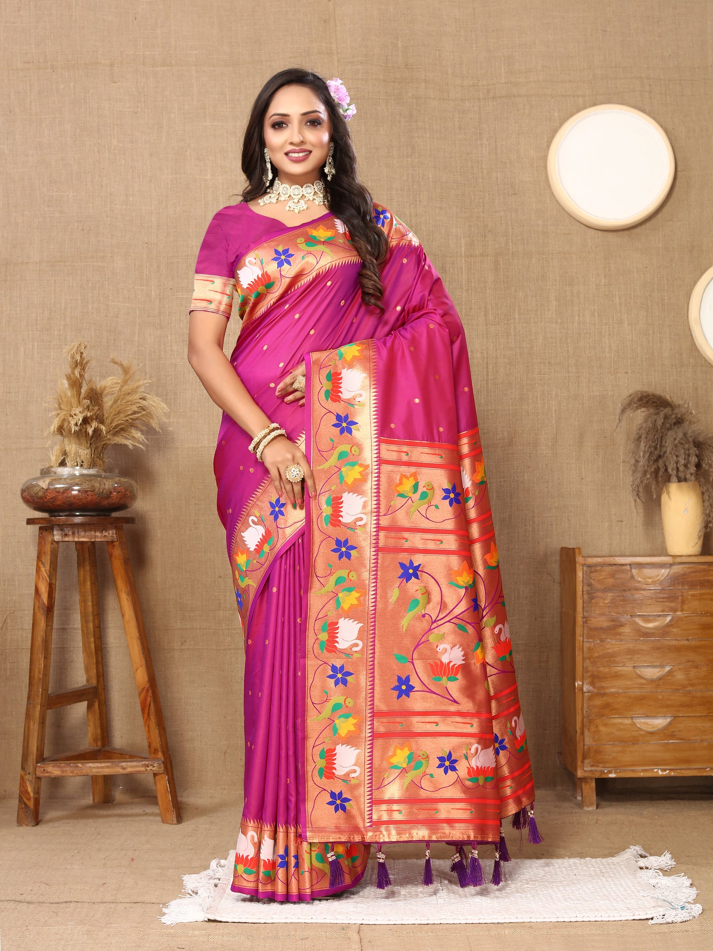 Soft Paithani Silk Saree with Meenakari Weaving Design.