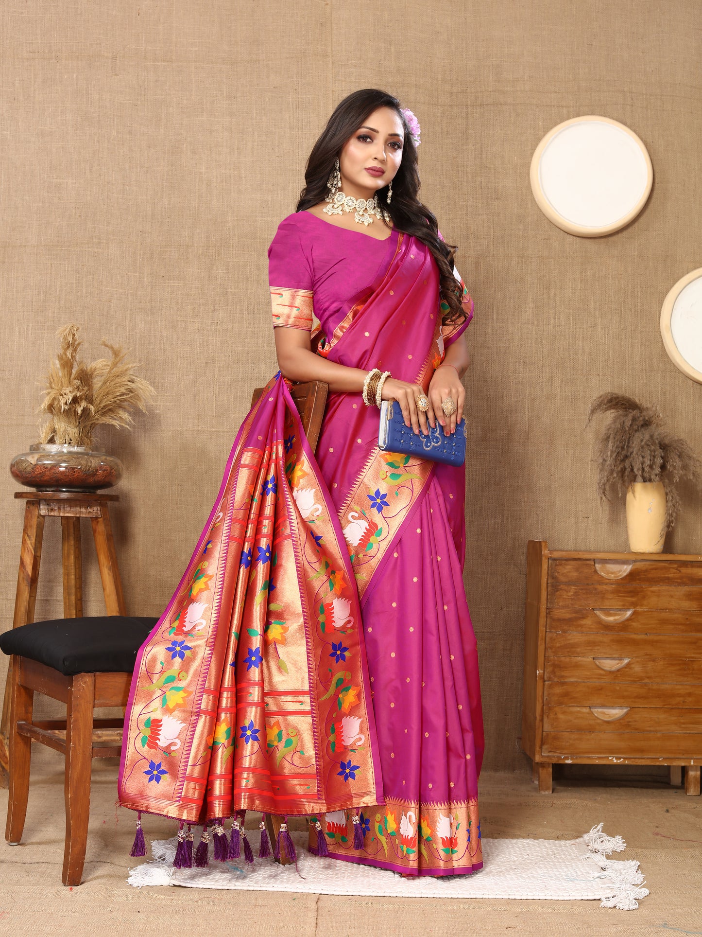 Soft Paithani Silk Saree with Meenakari Weaving Design.