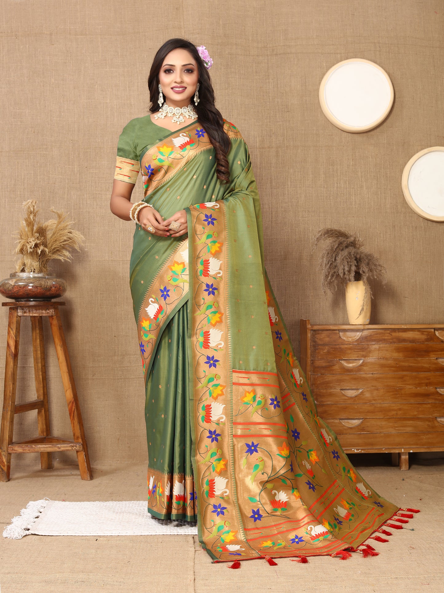 Soft Paithani Silk Saree with Meenakari Weaving Design.