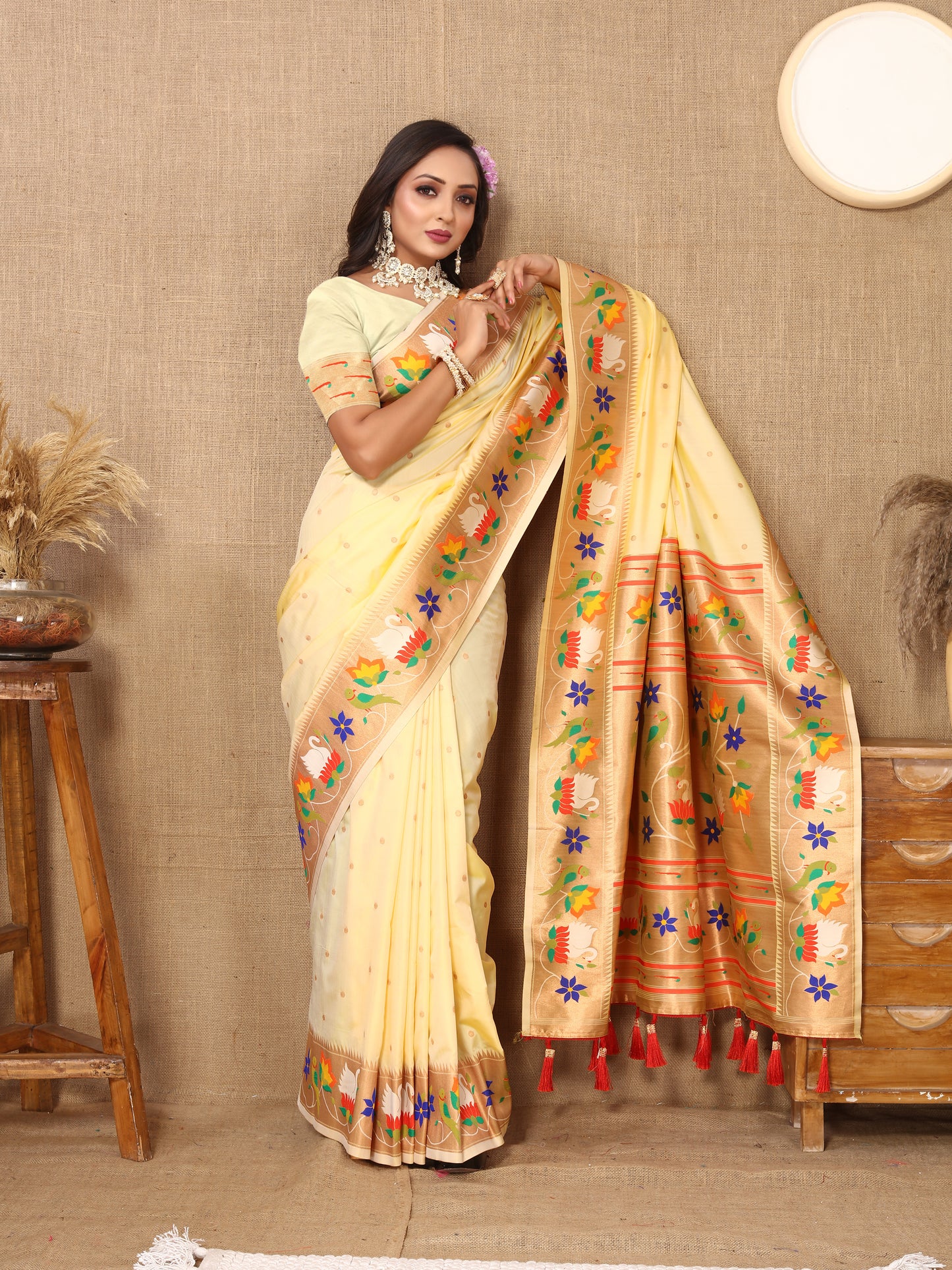 Soft Paithani Silk Saree with Meenakari Weaving Design.